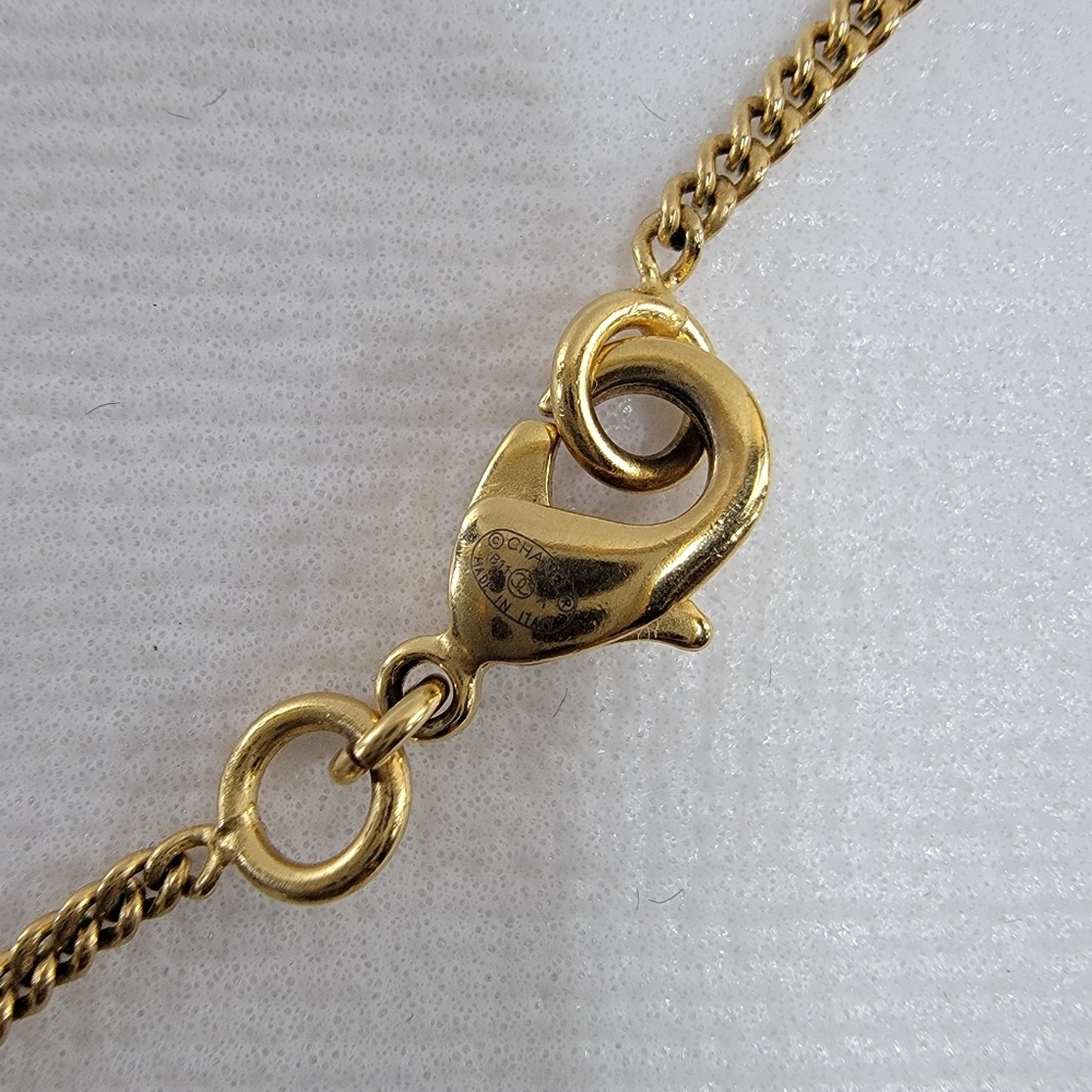 CHANEL CC Logo Gold Tone Pendant Necklace - Picture 4 of 9